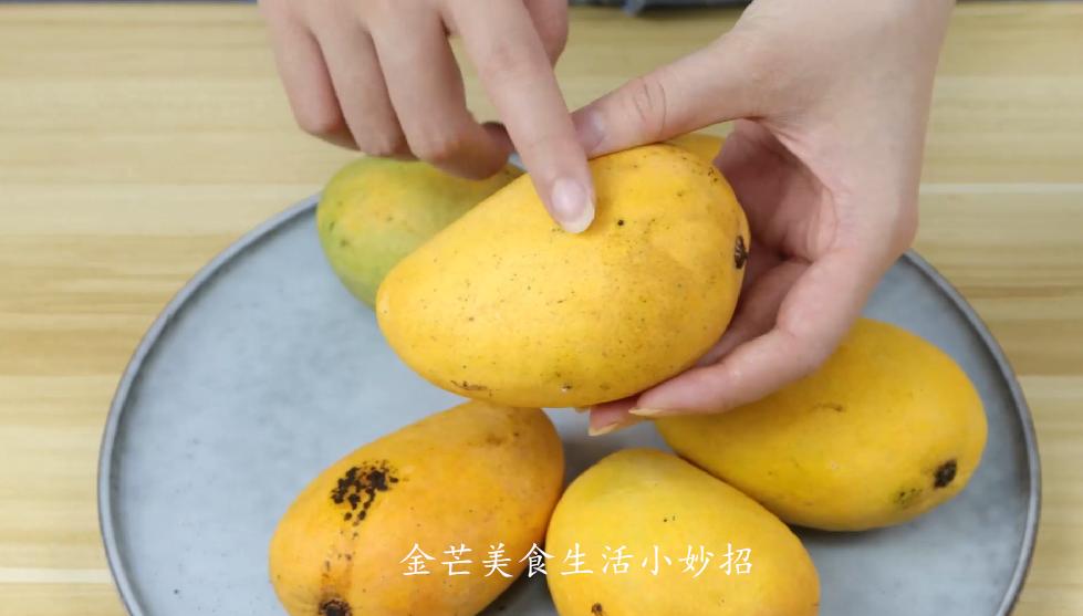 芒果该怎么挑才有皮薄肉厚,芒果要怎么挑才不酸