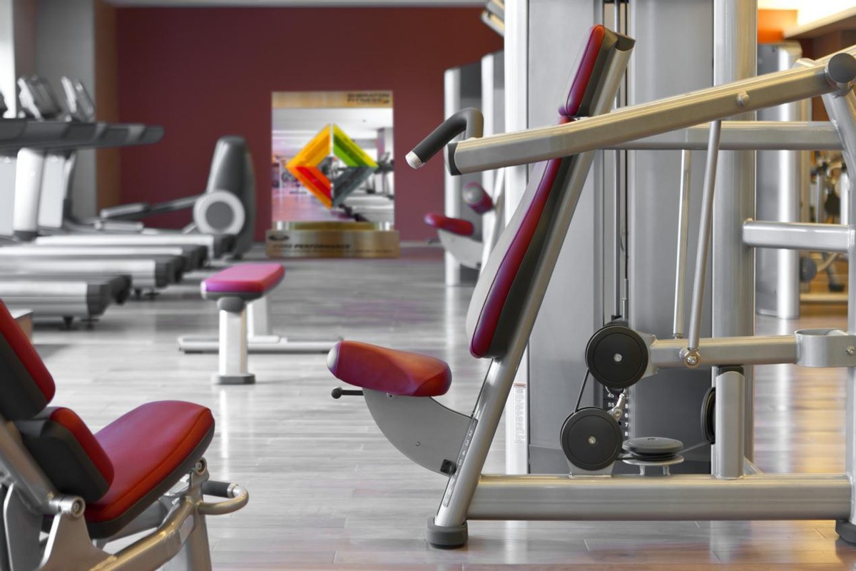 高端大气上档次游泳健身,游泳健身感受大自然的气息和美景