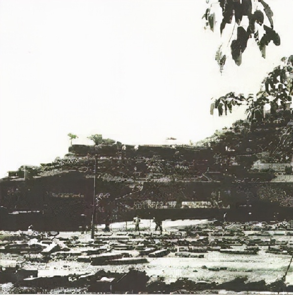 渡江前炮轰英国军舰,1947年炮轰英国军舰