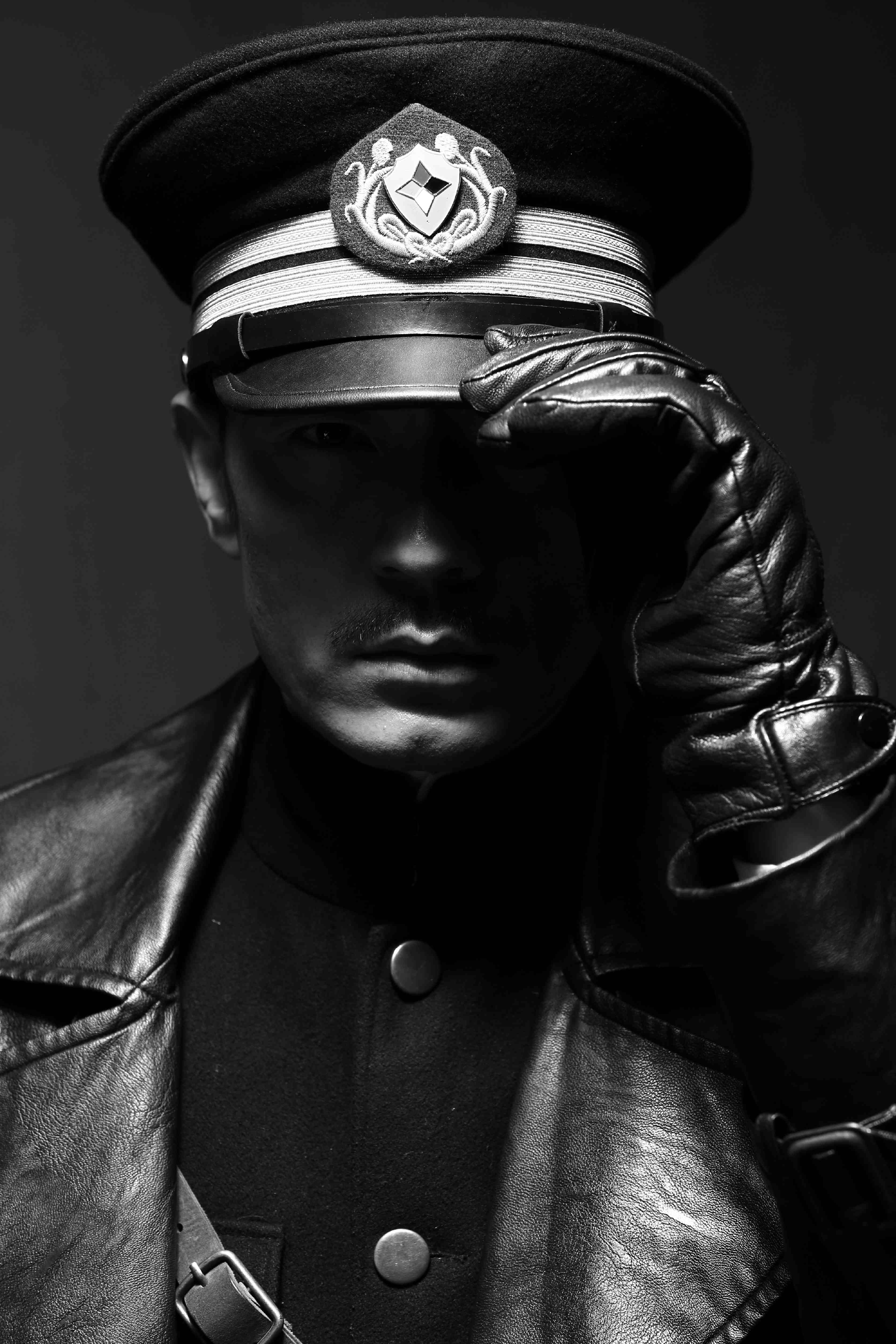 近十年评分最高的10部谍战剧，《对手》第九，《风筝》排第三