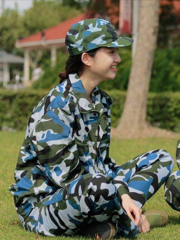 军训顺拐让同学教官笑话怎么办,军训第一天我顺拐带偏全班人知乎