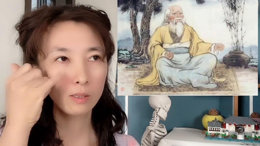 挺着大肚子的专家,瑜伽体态大师