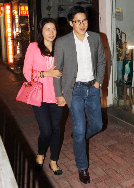 郭晶晶卖货直播,郭晶晶要自己赚钱养家吗