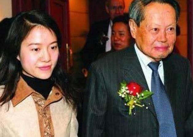 杨振宁百岁之际翁帆披露相处细节,翁帆为何要嫁差54岁的杨振宁