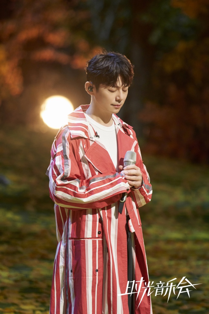 何炅张真源加盟田震专场,田震何炅时代少年团唱风雨彩虹