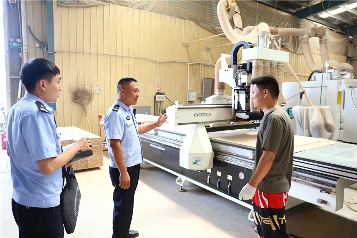 夏季行动|扶沟县扶亭街道派出所“警”常守护当“夏”平安