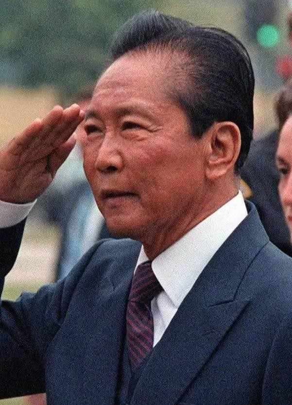 性剥削、生育工具、母职,享誉世界的菲律宾女佣实际上有多惨?