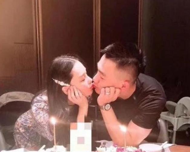 张馨予和何捷姻缘,张馨予何捷的爱情故事