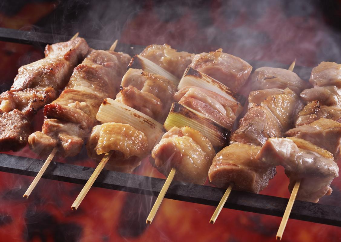 摆摊卖烧烤一个月能赚多少,烧烤小摊一个年能挣二十万