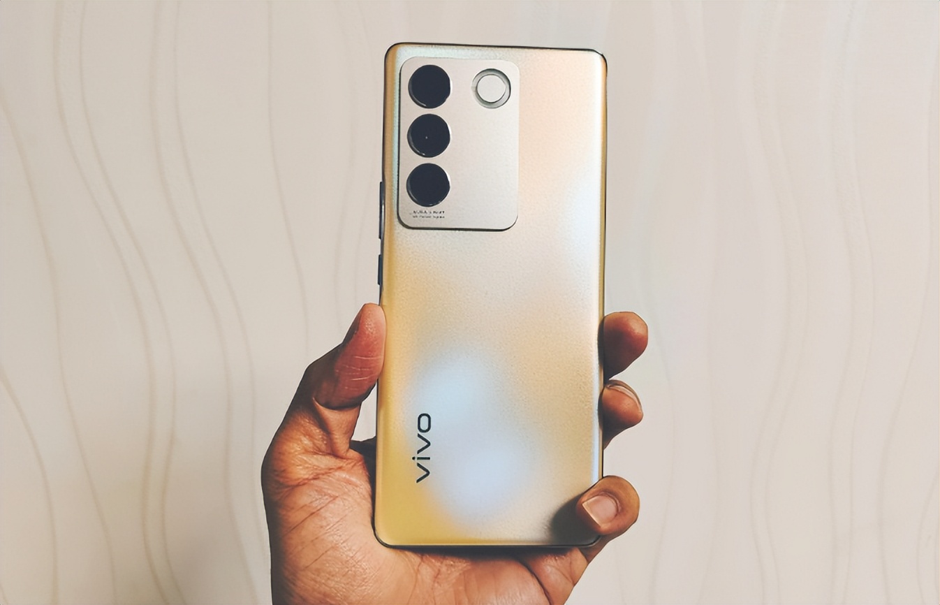 4款旗舰手机值得入手配置强大,现在配置最高的旗舰机