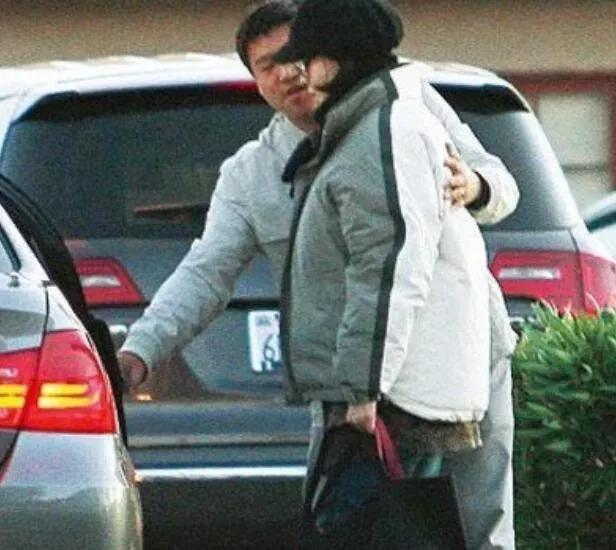 港姐杨思琦一人带俩娃,港姐杨思琦视频