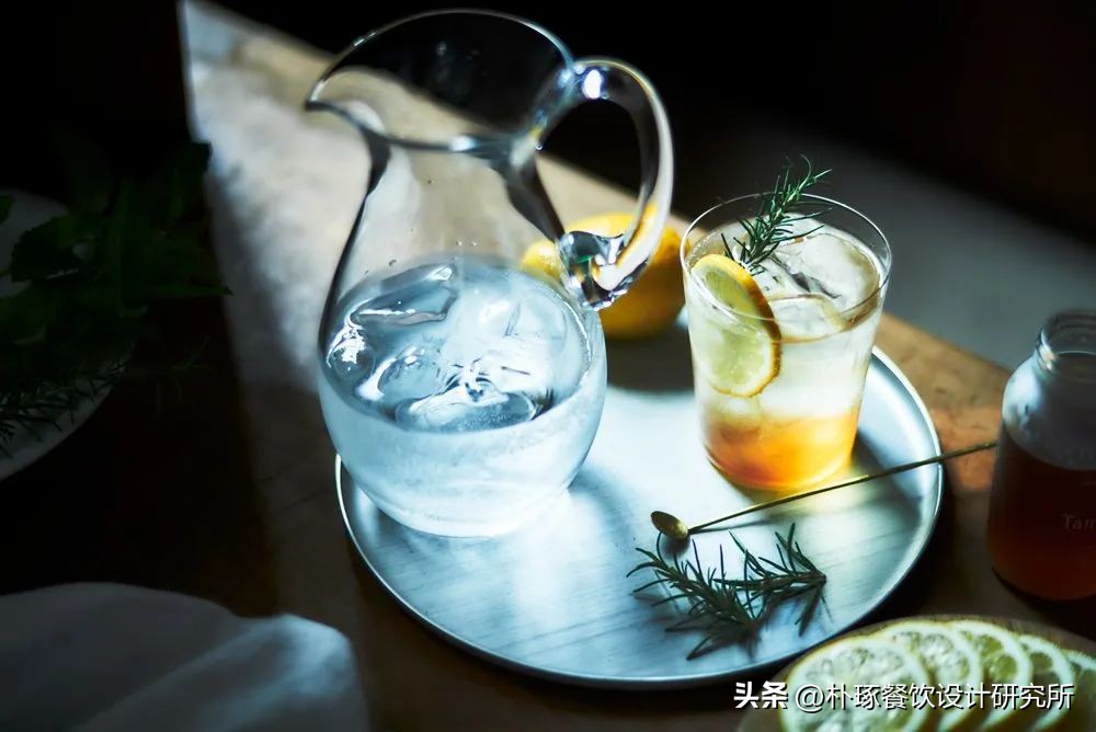 黑金的奢华感—BeeNZ29蜂蜜奢侈礼盒包装