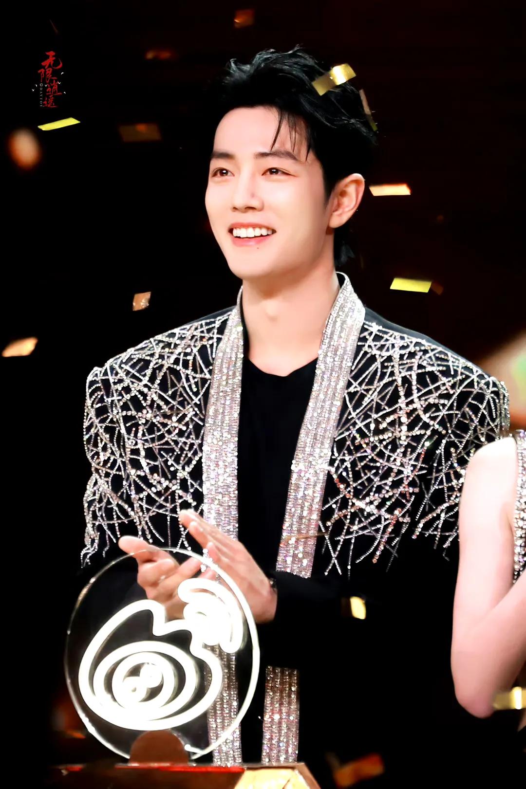 肖战杨紫微博之夜高清壁纸,肖战微博之夜戴口罩的壁纸