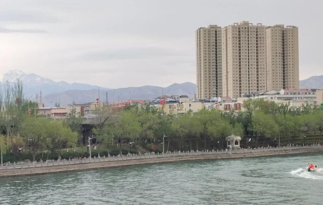 往后余生只想努力挣钱,往后余生多赚钱生活才能过得自在