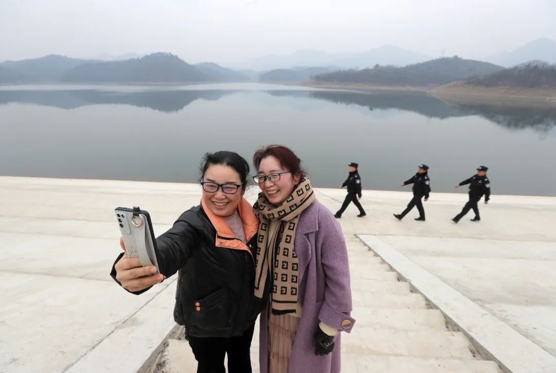 多措并举旅游安保,派出所开展旅游景区巡逻安保工作