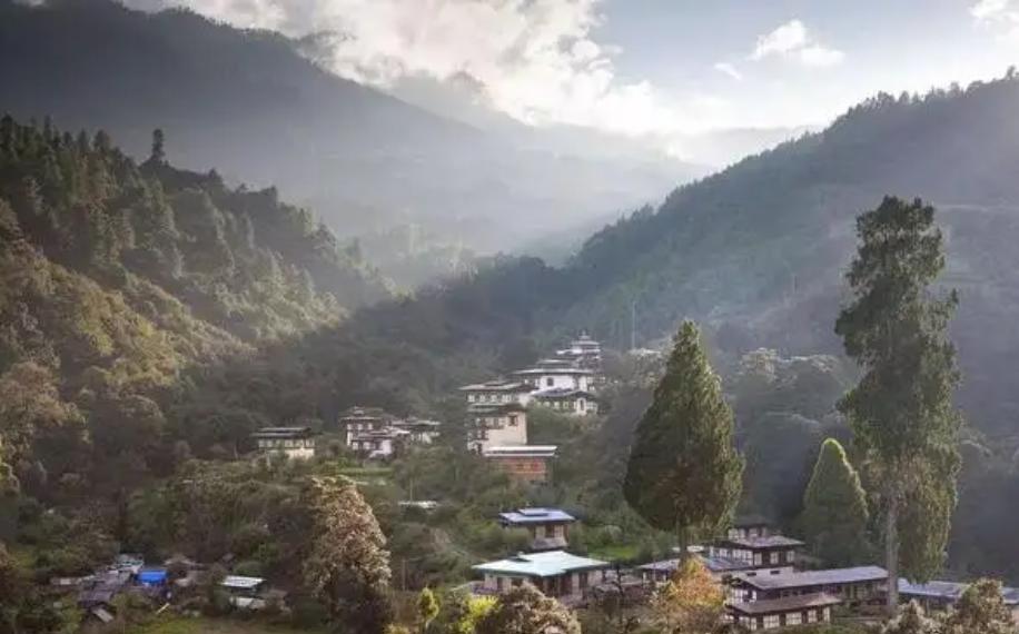 唯一一个禁烟成功的国家,唯一禁酒的国家