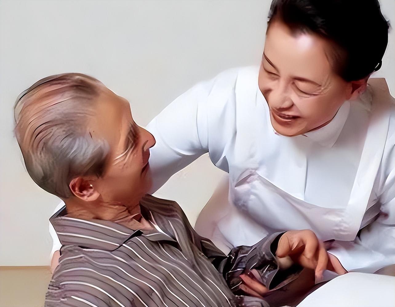 晚年保姆的真实生活,老年保姆的内幕