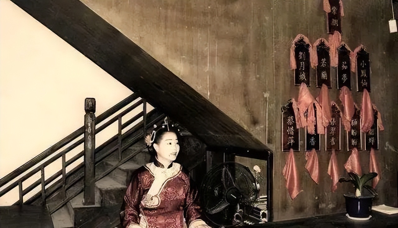 美国，终于活成了无比怀念的大清