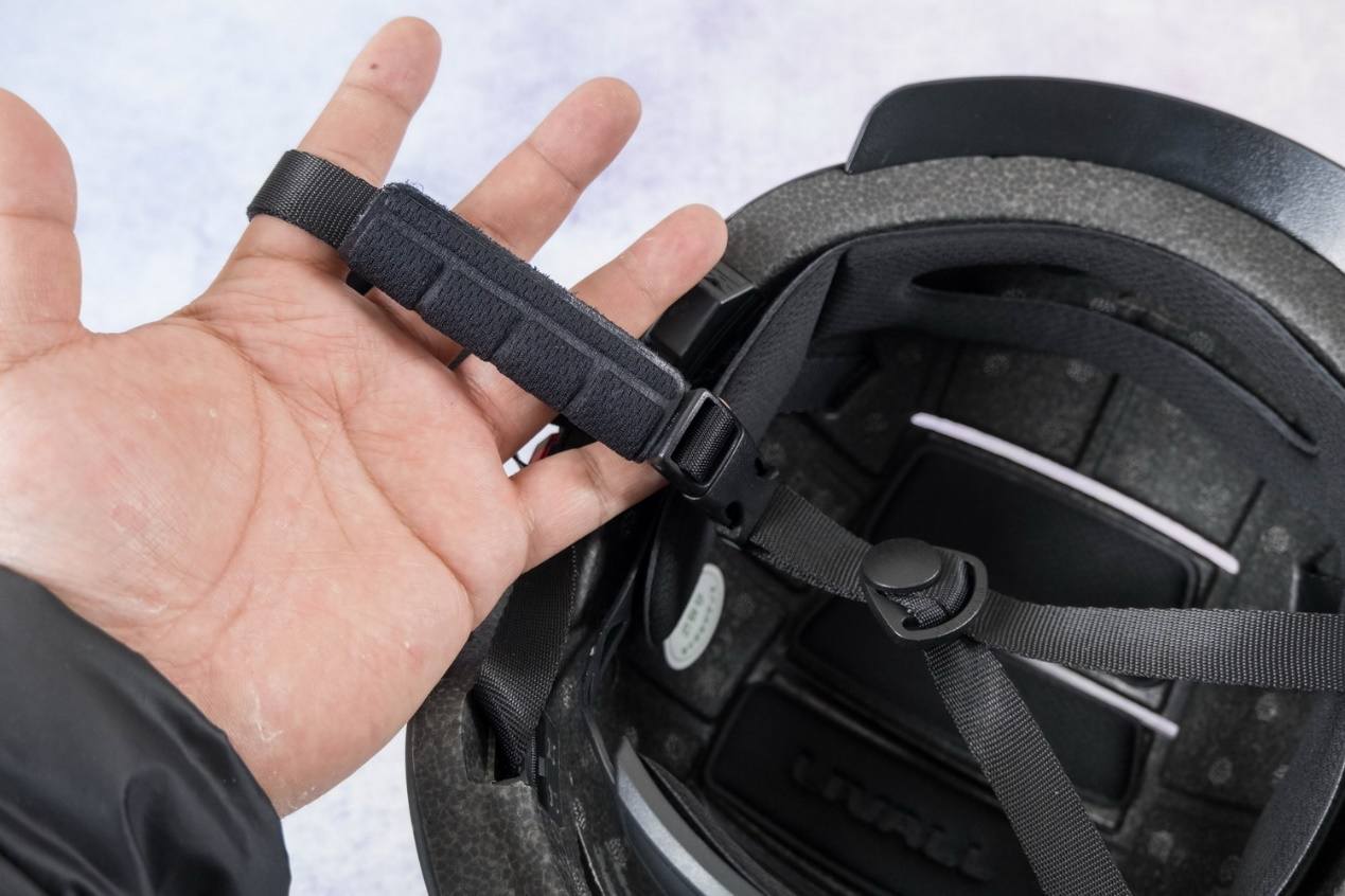 头盔有蓝牙耳机的效果,一款炫酷的智能头盔