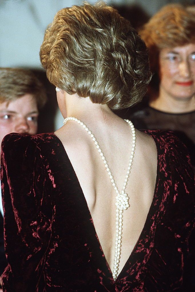 戴安娜王妃礼服大合集,戴安娜王妃最美的衣服