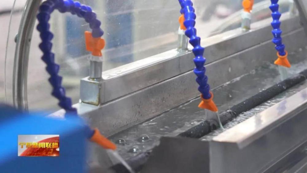 卡塔尔花2000亿是赚了还是亏了,卡塔尔回应世界杯花费2000亿美元