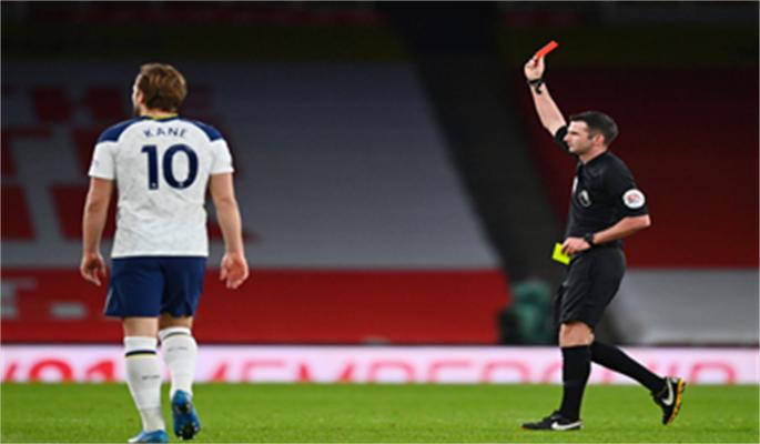 足球比赛用肘部进球是否有效,足球比赛球破了进球有效吗