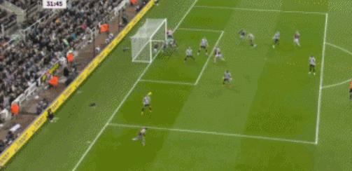 英超最新积分榜:曼联2-1排第3,纽卡战平排第4,利物浦0-3排第10