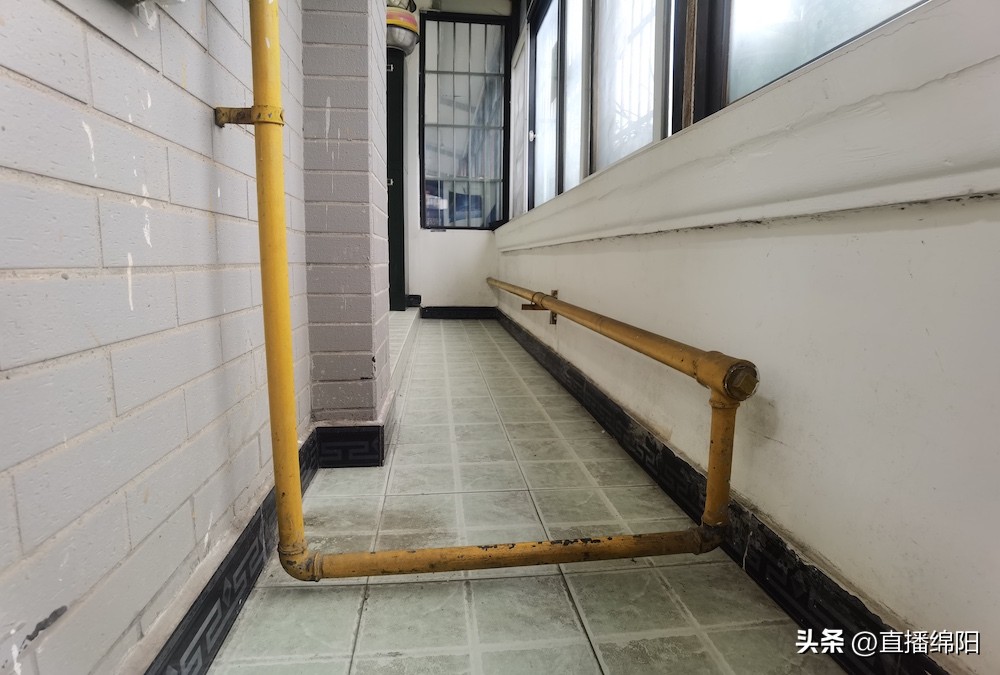 室内燃气主管多粗,燃气主管在阳台正中央