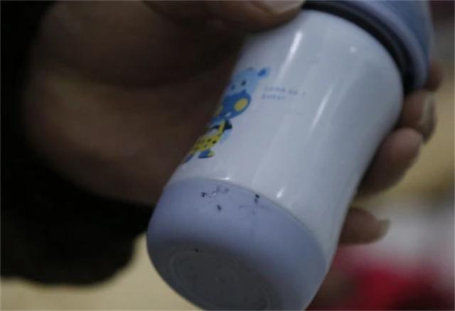 她拒绝减胎，冒着风险产下4胞胎，今全家帮忙带娃的场景让人羡慕