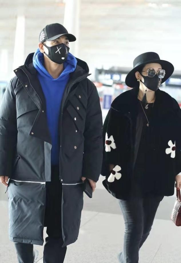 璧垫枃鍗撹韩绌胯繍鍔ㄨ韬墜鐭仴,璧垫枃鍗撶┛瑗胯鍑哄満