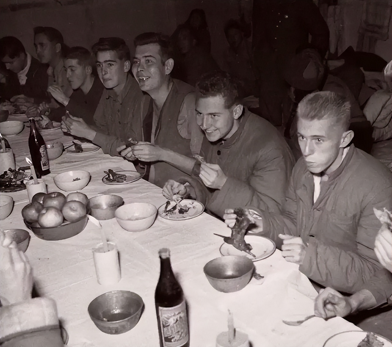 日本战败后美国怎么对待日本战俘,日军战败后苏联如何对待日本战俘