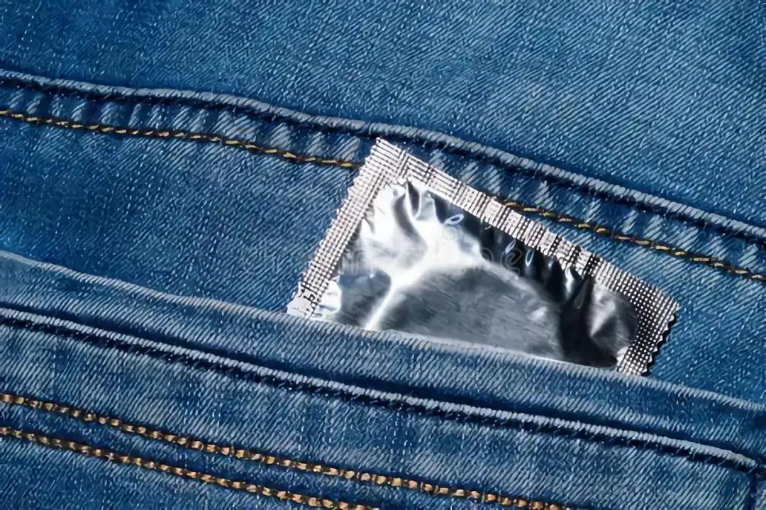 “避孕套”热度日趋低迷，背后原因，值得深思