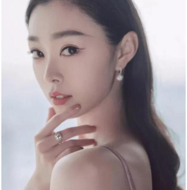 三种好看的眼型丹凤眼杏眼桃花眼,桃花眼丹凤眼杏眼分别代表什么