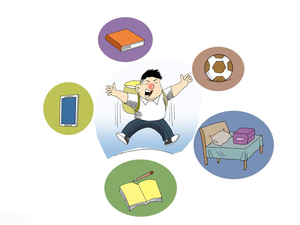 媒体评学生课间不出教室,媒体评学校不强制穿校服