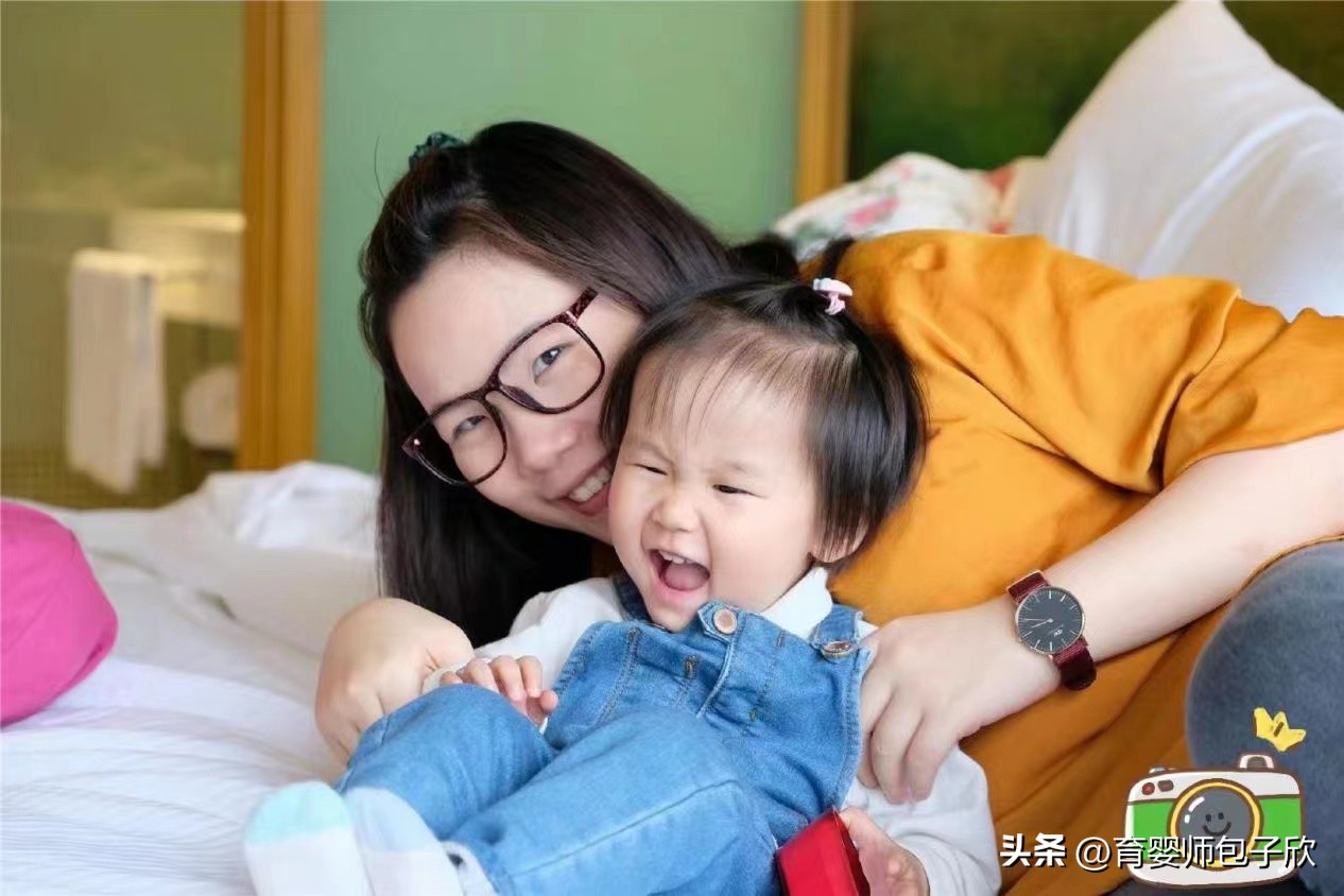 怎样做手势可以使宝宝聪明,提升宝宝语言能力的精细动作