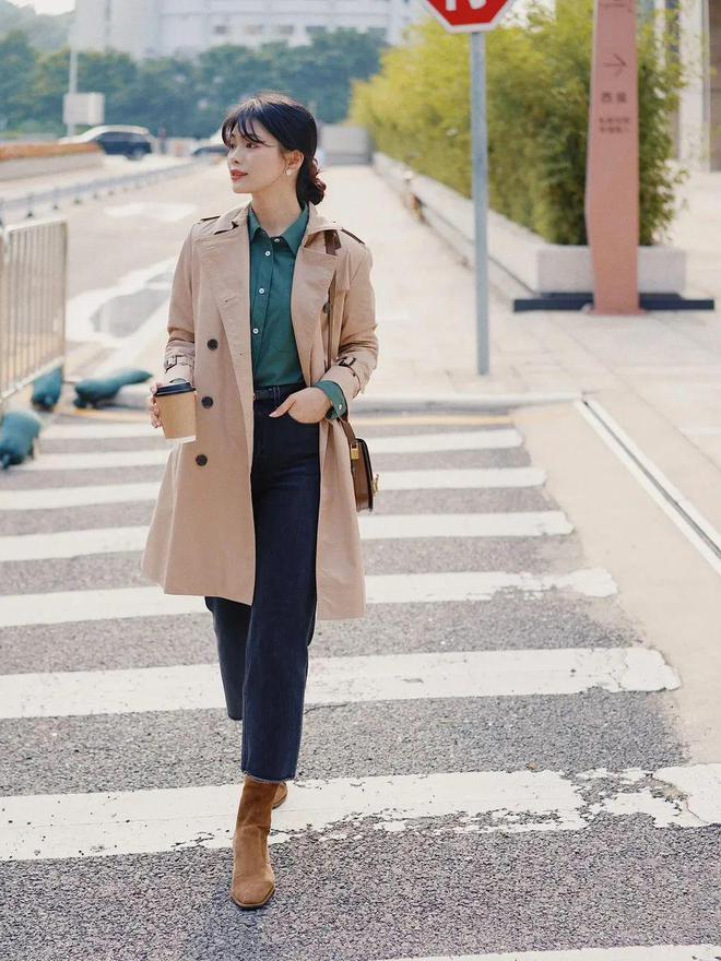 一字带凉鞋黑裤子搭配什么上衣,黑裤子怎么搭配洋气