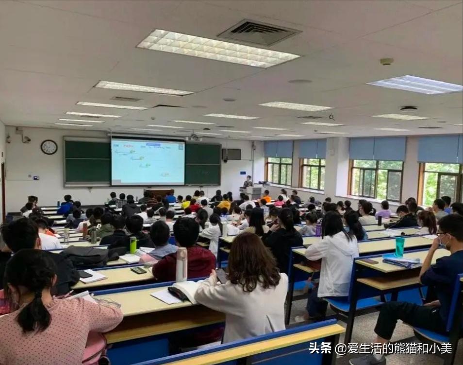 大学自己买空调,大学生独自买空调