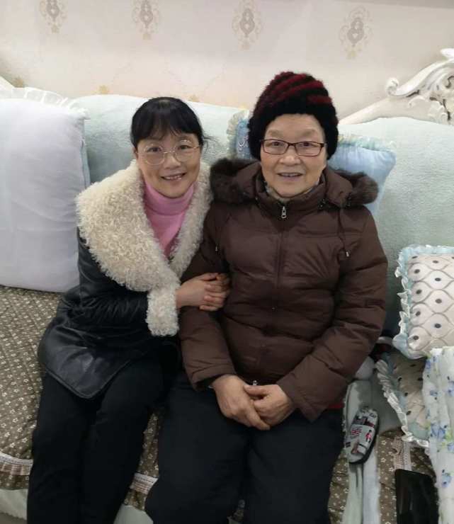 致敬75岁老人,致敬71岁高龄老师