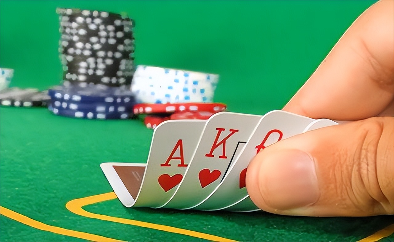 “绿帽贪官”许超凡：敛财4.8亿美元逃国，妻子却与国外人生下3子