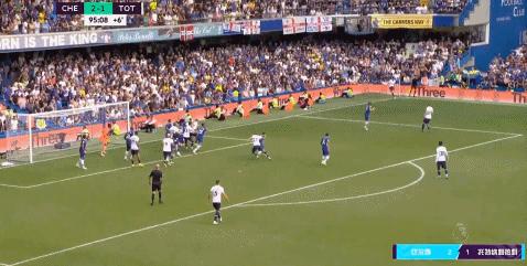 孔蒂临场指挥蓝军,足球锋线无力