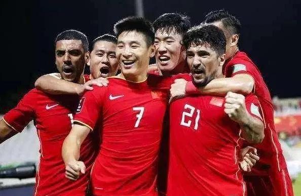 郑智展示足球先生,郑智真的离开国足教练位置了吗