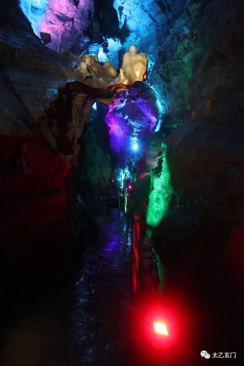 北京八奇洞显圣龙潭,最近发现的最大溶洞