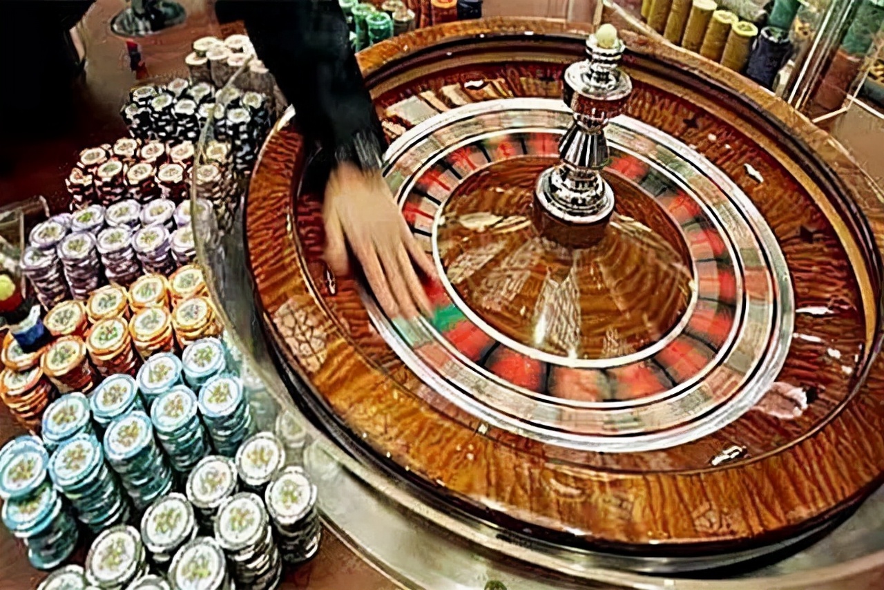 身价十亿的赌王千金,赌王何鸿燊千亿资产