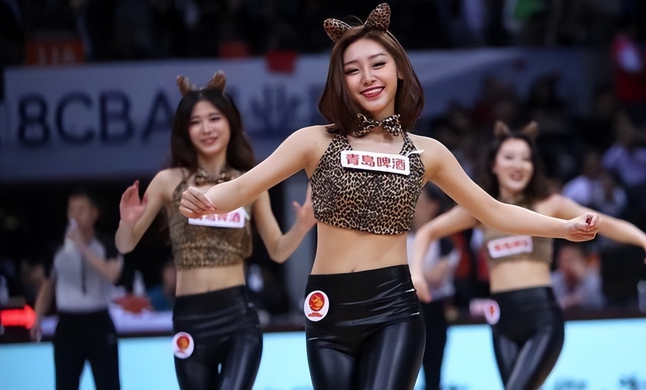 宋小粤和黄逸辉,cba啦啦队黄逸辉vs宋小粤