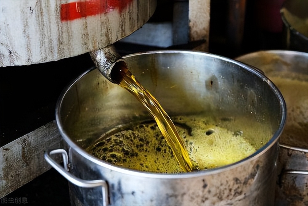 目前吃什么大豆油最靠谱,花生油菜籽油大豆油茶油哪种油好