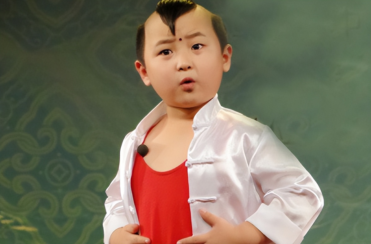 被注射抑生长剂，与女粉丝裸聊，这4位童星，真的被父母害惨了