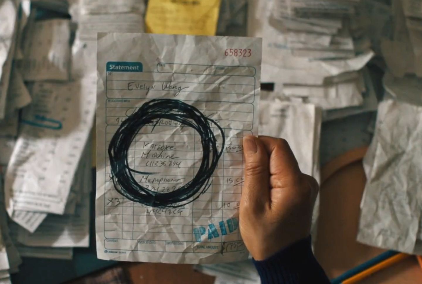 瞬息全宇宙——美国亚裔版的你好，李焕英