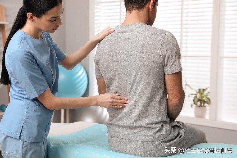 脊柱侧弯十几度有必要戴支具,17岁女孩脊柱侧弯需要佩戴支具吗