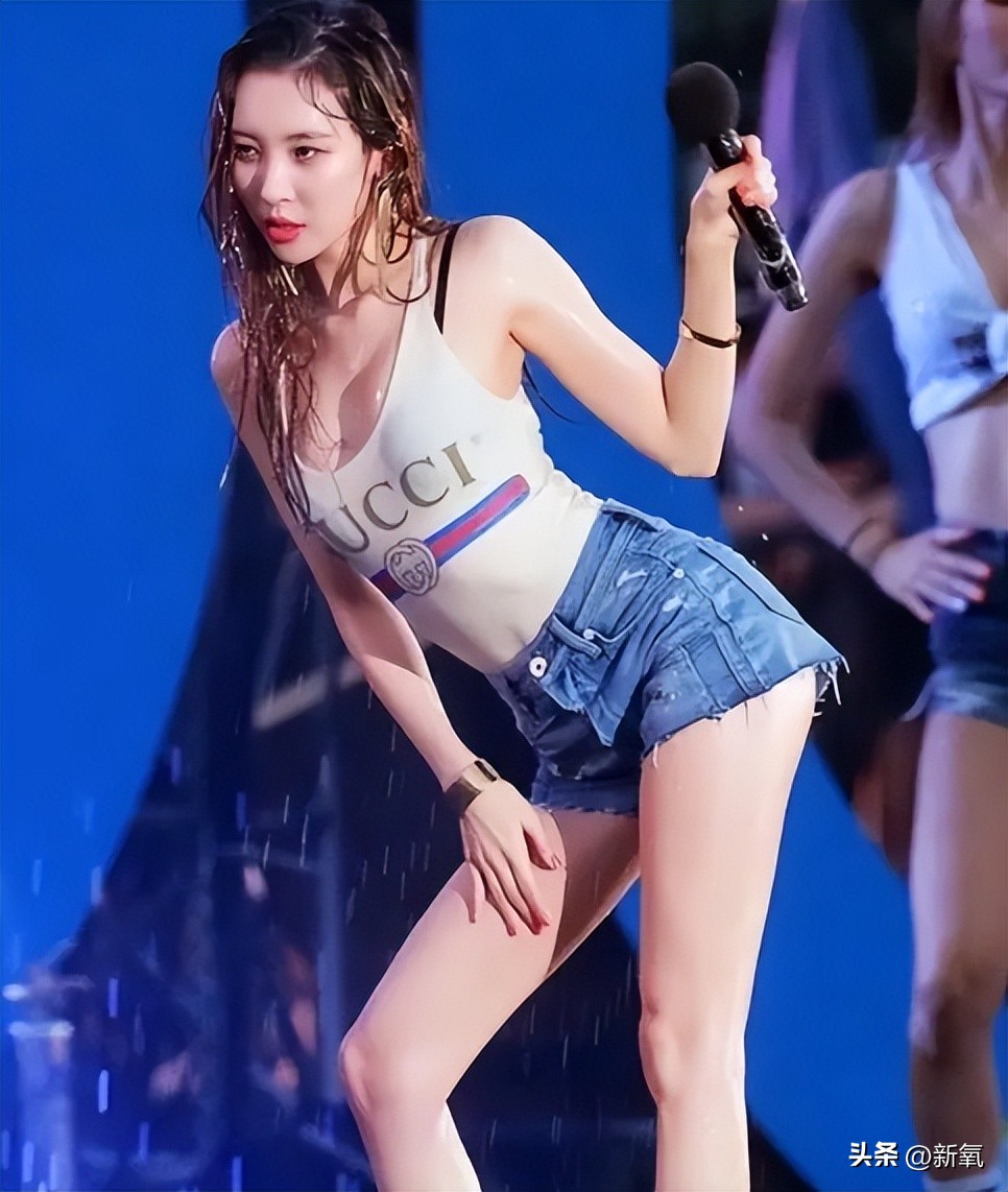 徐娇发泳衣照引热议,徐娇回应泳裤女装照争议