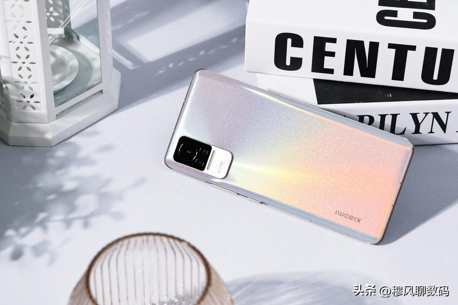 小米发布599元手机,小米将旗舰配置下放至千元机